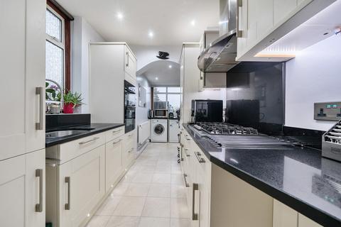 20 Vernon Drive, Stanmore, HA7 2BT