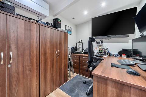20 Vernon Drive, Stanmore, HA7 2BT