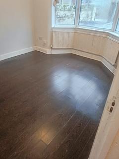 2 bedroom flat to rent, Eltisley Road, Ilford IG1