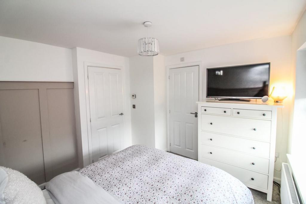 Master Bedroom Pic 2.