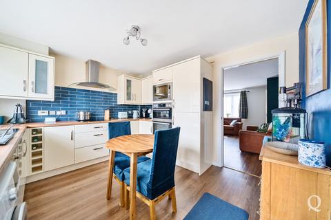 2 bedroom end of terrace house for sale, Crocus Drive, Sittingbourne, ME10