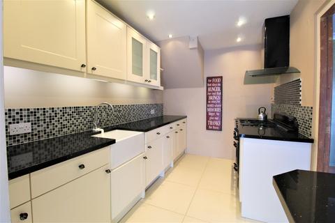 3 bedroom semi-detached house for sale, Tasker Road, Grays