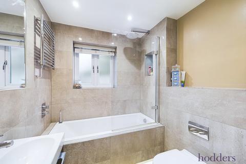 1 bedroom apartment for sale, Woodham Lane, Addlestone, Surrey, KT15