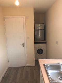 Studio to rent, Cuffley Close, Luton