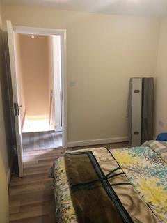 Studio to rent, Cuffley Close, Luton