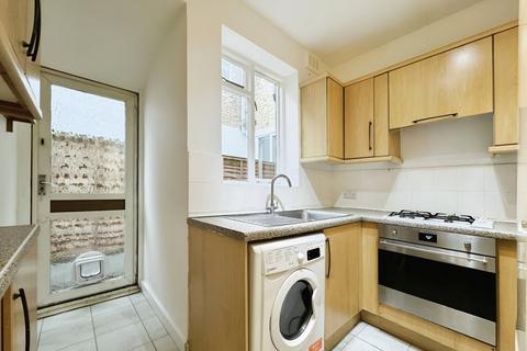 2 bedroom apartment to rent, Farley Road, London SE6