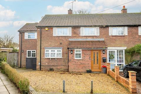 28 Fellowes Lane, Colney Heath, St Albans, AL4 0QA