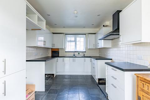 28 Fellowes Lane, Colney Heath, St Albans, AL4 0QA