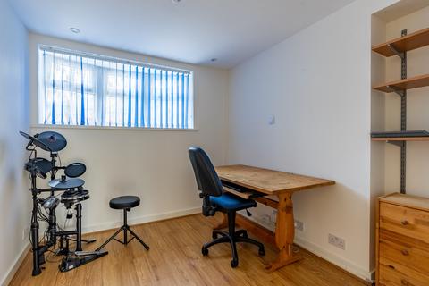 28 Fellowes Lane, Colney Heath, St Albans, AL4 0QA