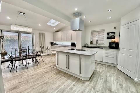 4 bedroom detached house for sale, Smithfield, Durham DH1