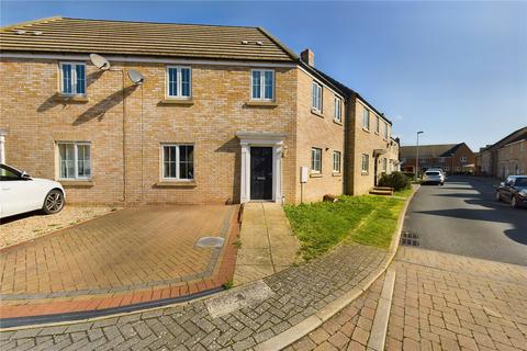 3 bedroom terraced house to rent, Comben Drive, Huntingdon PE29