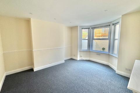 2 bedroom maisonette for sale, Guildhall Street, Kent CT20