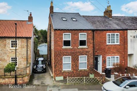 3 bedroom end of terrace house for sale, The Village, YORK YO32