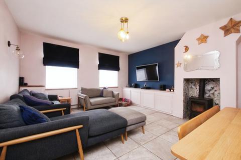 3 bedroom end of terrace house for sale, The Village, YORK YO32