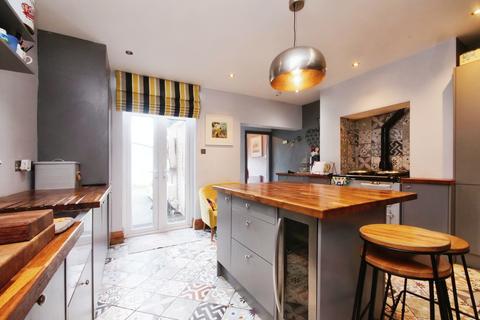 3 bedroom end of terrace house for sale, The Village, YORK YO32