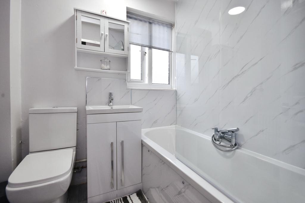 Family Bathroom/Wc