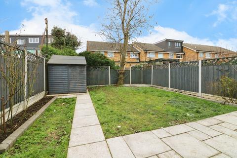 3 bedroom end of terrace house for sale, Poplar Way, Ilford IG6