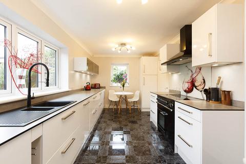 42 Billings Hill Shaw, Hartley, Longfield, DA3 8EU