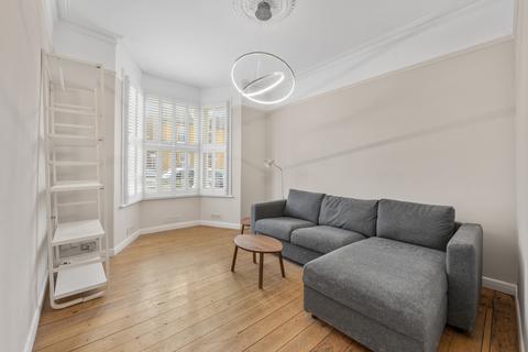 2 bedroom flat to rent, Latimer Road, SW19