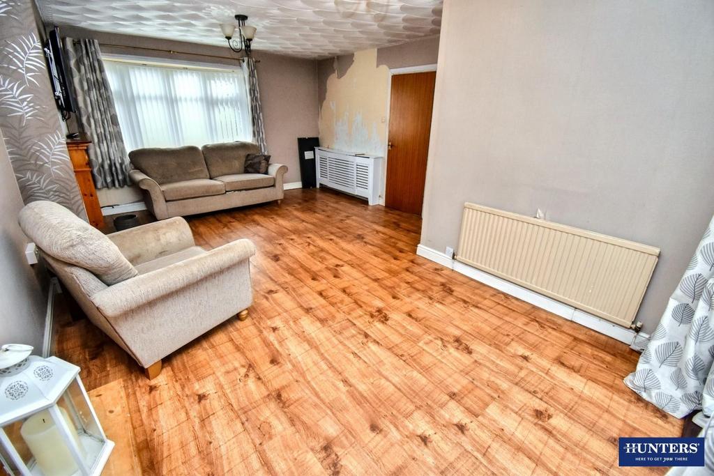 Lounge-dining room