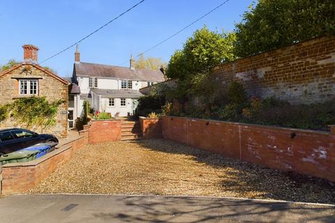 2 bedroom cottage for sale, New Road, Greens Norton, NN12