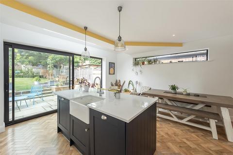 4 bedroom end of terrace house for sale, Coldharbour Lane, Harpenden