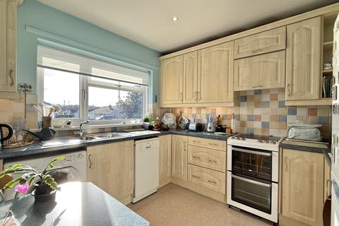 2 bedroom bungalow for sale, Broadway Avenue, Kingsteignton