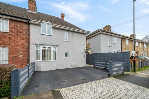 137 Randlesdown Road, Bellingham, London, SE6 3SR