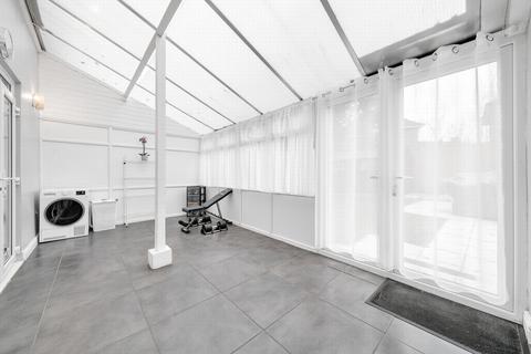 137 Randlesdown Road, Bellingham, London, SE6 3SR