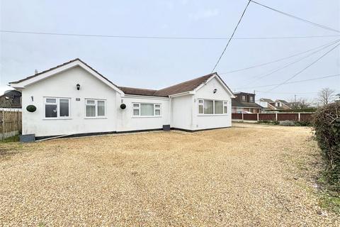 4 bedroom bungalow for sale, West Avenue, Mayland