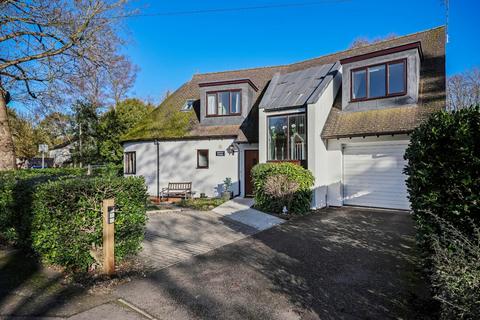 Spinney Cottage Spinney Drive, Great Shelford, Cambridge, CB22 5LY