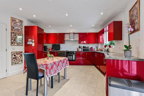 Spinney Cottage Spinney Drive, Great Shelford, Cambridge, CB22 5LY