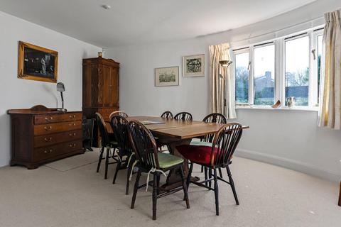 Spinney Cottage Spinney Drive, Great Shelford, Cambridge, CB22 5LY