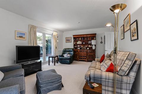 Spinney Cottage Spinney Drive, Great Shelford, Cambridge, CB22 5LY