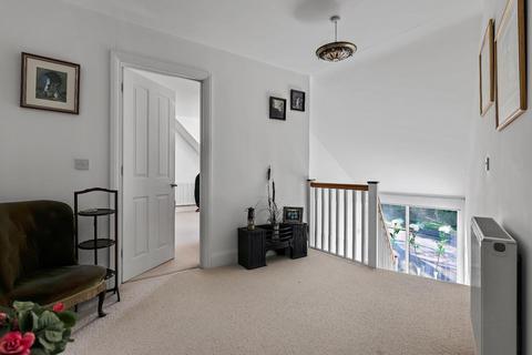 Spinney Cottage Spinney Drive, Great Shelford, Cambridge, CB22 5LY