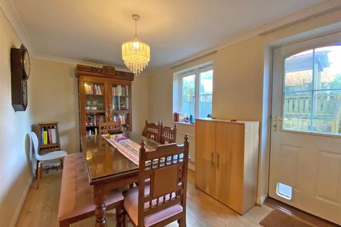 2 Fleming Way, Exeter, EX2 4SE