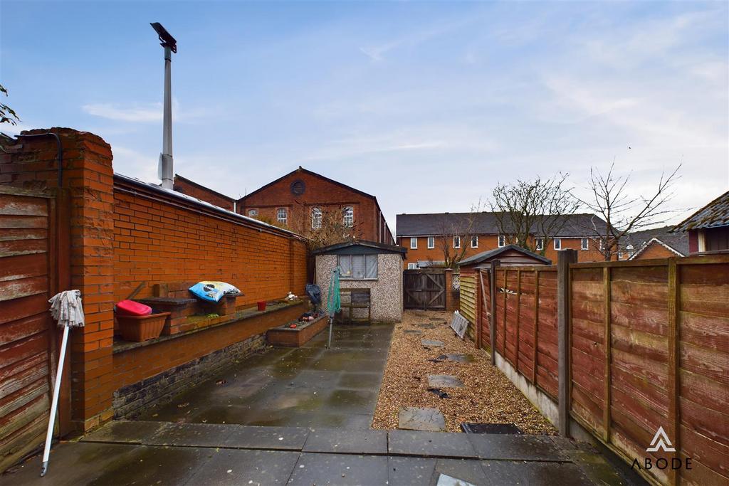 CAM02696 G0-PR0487-STILL012.jpg
