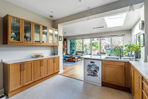 16 Deepdene Vale, Dorking, RH4 1NL
