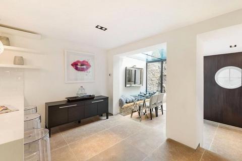 3 bedroom terraced house to rent, Hasker Street, London, SW3