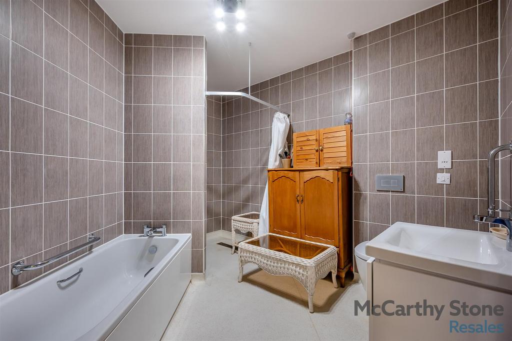 8632932-interior12.jpg