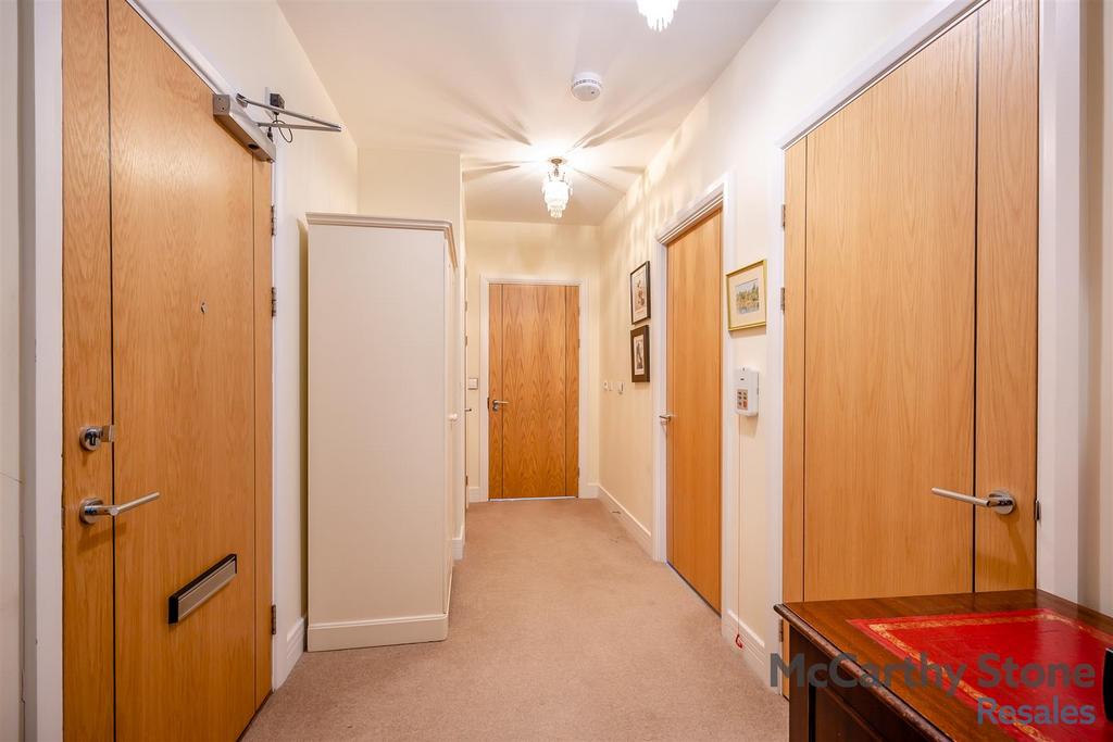 8632932-interior11.jpg