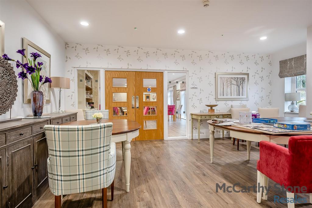 8632932-interior01.jpg