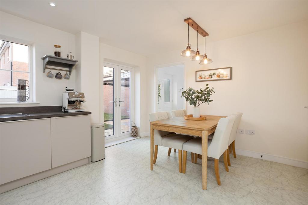 Dining kitchen