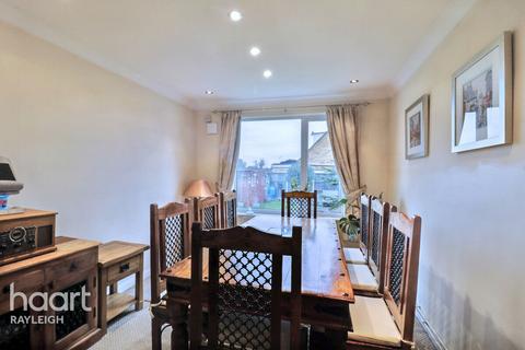 3 bedroom semi-detached house for sale, The Crest, Leigh-On-Sea