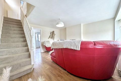3 bedroom semi-detached house for sale, Durham Drive, Fellgate Estate, Jarrow, Tyne and Wear, NE32 4SD