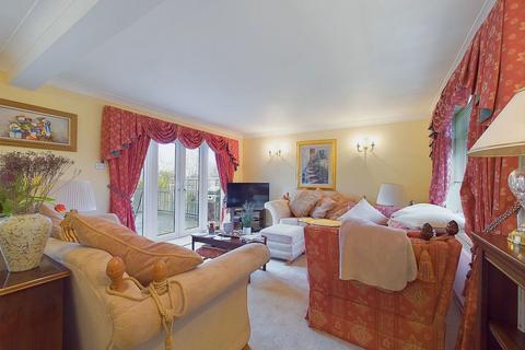 32 The Heights, Worthing, BN14 0AJ