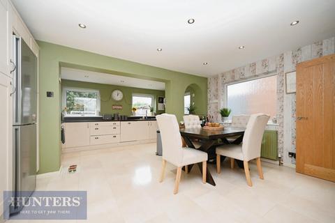 3 bedroom detached house for sale, Cricketers Green, Yeadon, Leeds