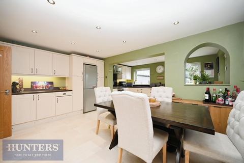 3 bedroom detached house for sale, Cricketers Green, Yeadon, Leeds