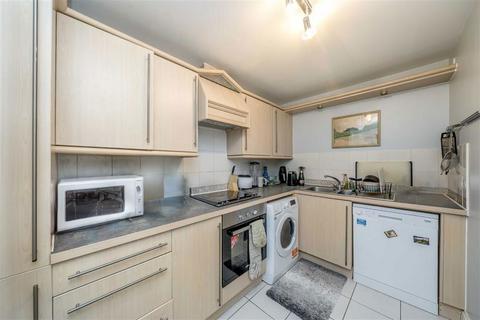 3 bedroom flat to rent, Rainbow Quay, London SE16