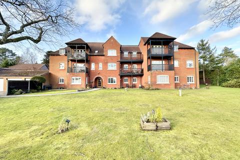 2 bedroom flat for sale, Whincroft Close, Ferndown BH22